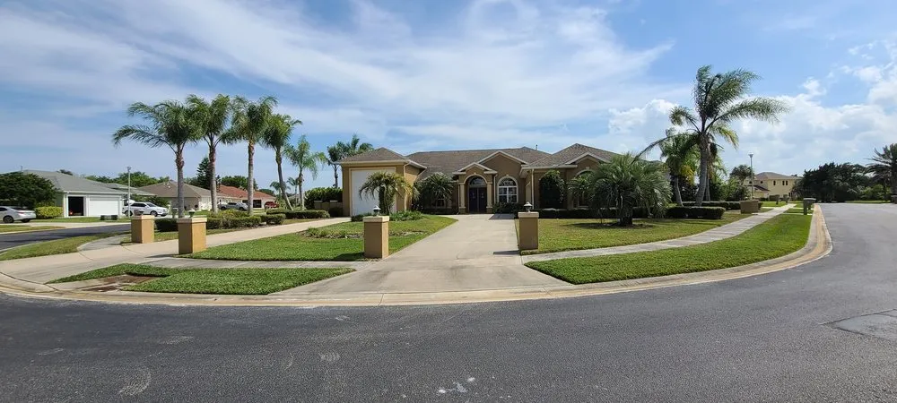 Top-rated garden landscaping for year-round maintenance across Daytona Beach, FL - Grounds By Rounds