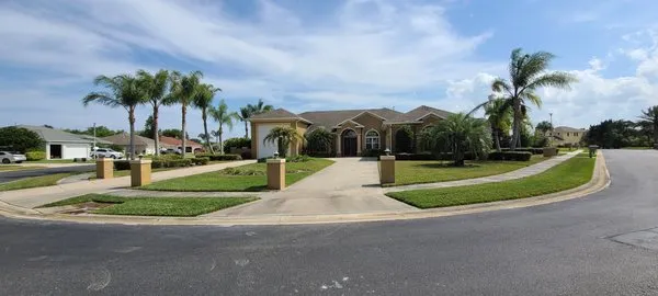 Grounds By Rounds Logo