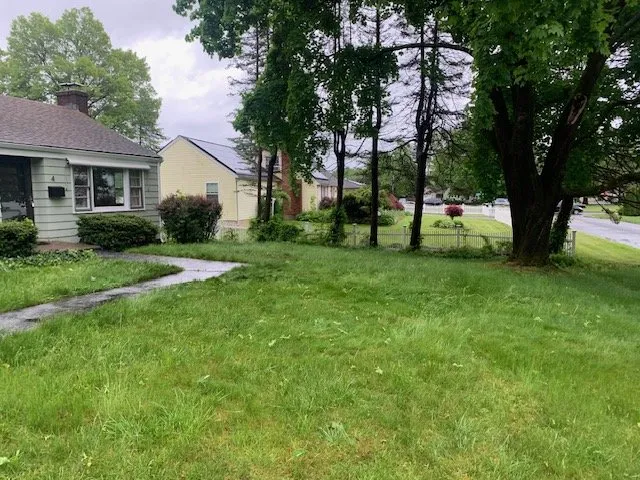 Expert yard cleanup service in Bloomfield, CT - Grounds Keepers