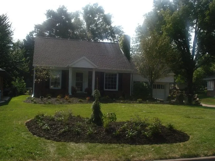 Affordable yard cleanup service experts serving Lincoln, NE - Groundscapes
