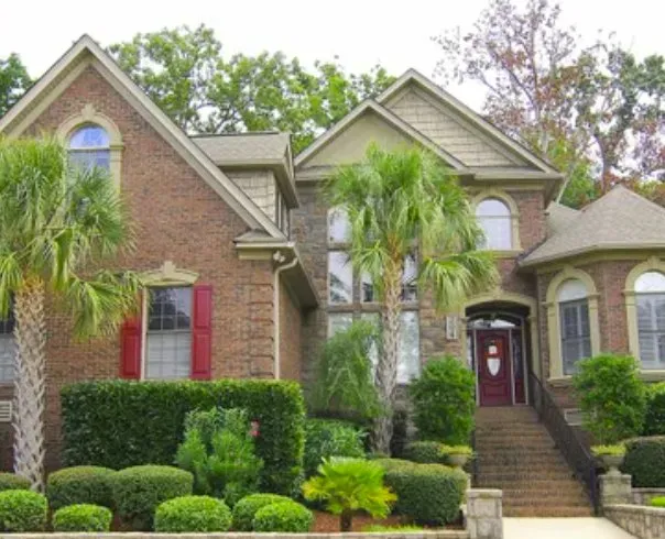 Top-rated garden landscaping for year-round maintenance in Lexington, SC by Groundscapes Maintenance & Design