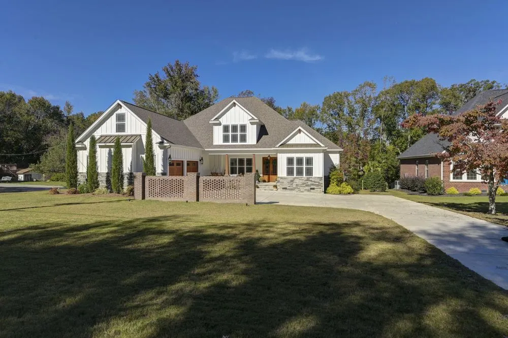 Custom lawn care service for year-round maintenance across Lexington, SC - Groundscapes Maintenance & Design