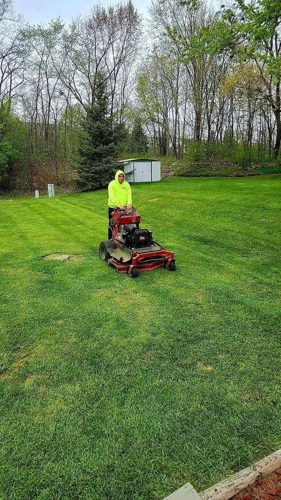 Reliable yard maintenance in West Bend, WI by GroundScapes