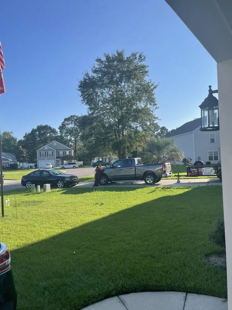 Trusted lawn mowing service experts serving Summerville, SC - Groundsmen