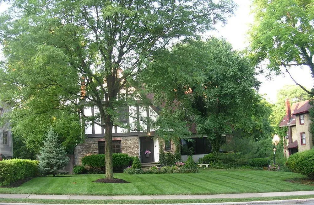 Top-rated outdoor landscaping experts serving Cincinnati, OH - GroundTakers