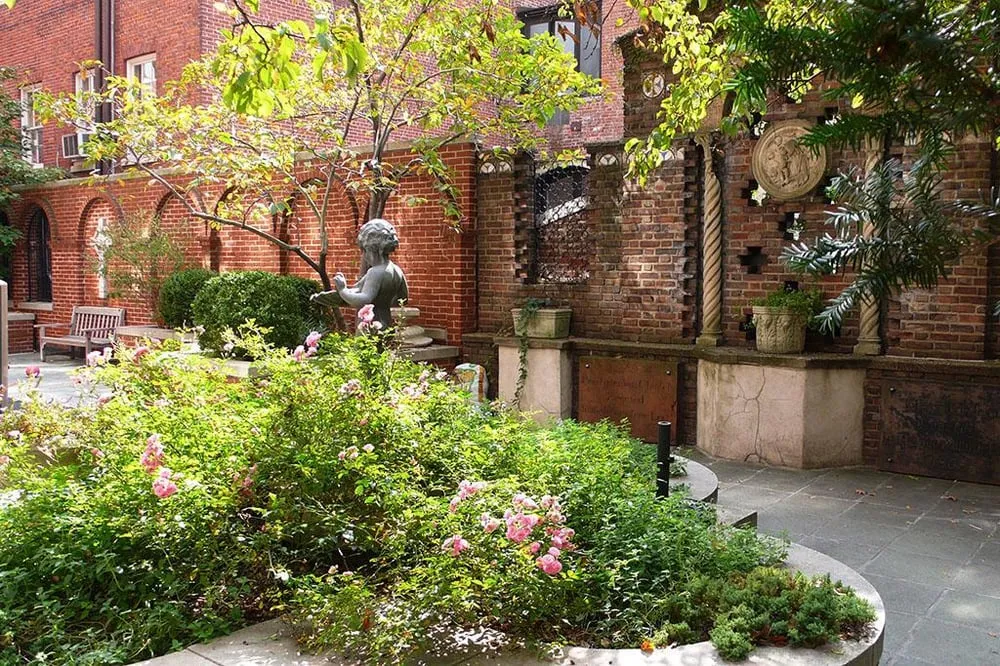 Affordable lawn mowing service experts serving Brooklyn, NY - Groundworks