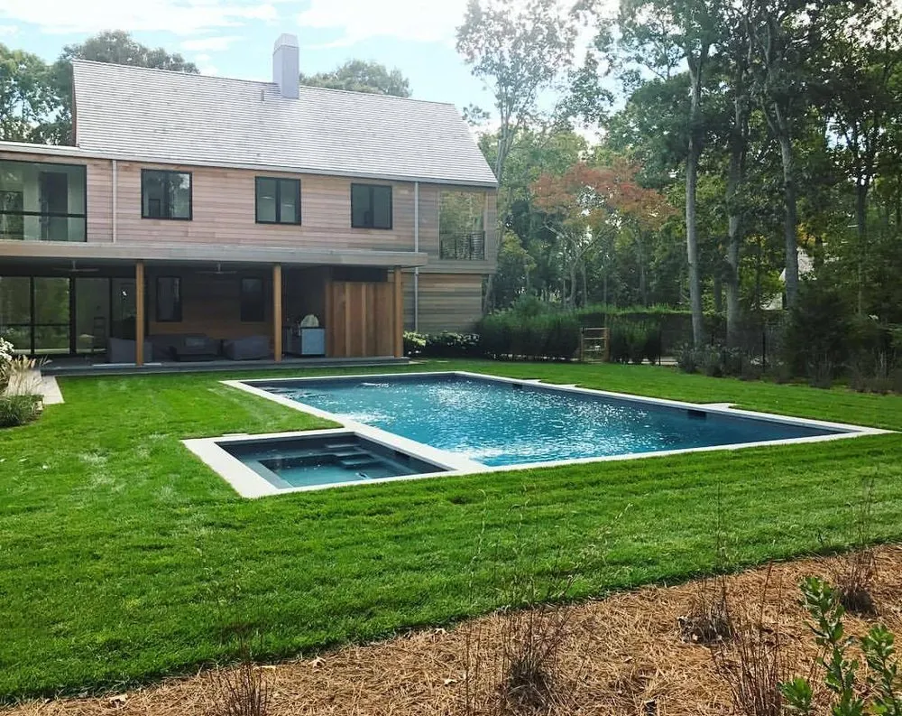 Professional yard cleanup service experts serving East Hampton, NY - Groundworks Landscaping