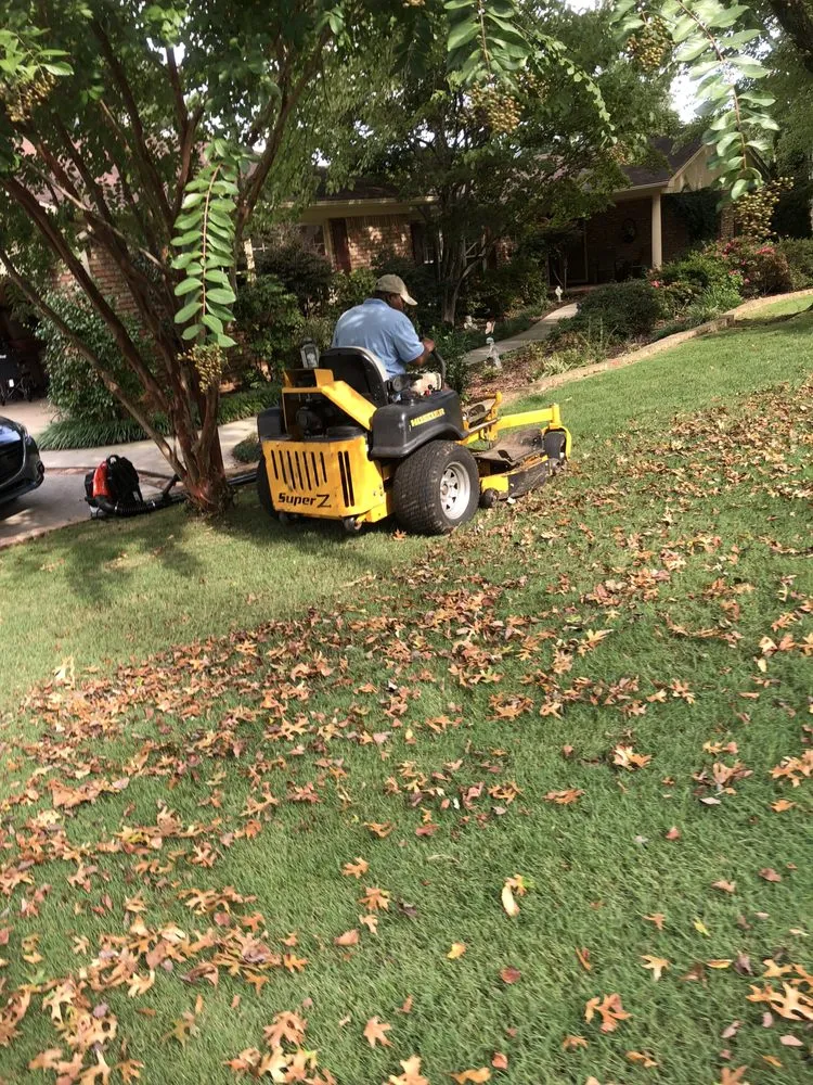 Expert yard maintenance experts serving Hampton cove, AL - Groundwork’s Lawn & Landscaping