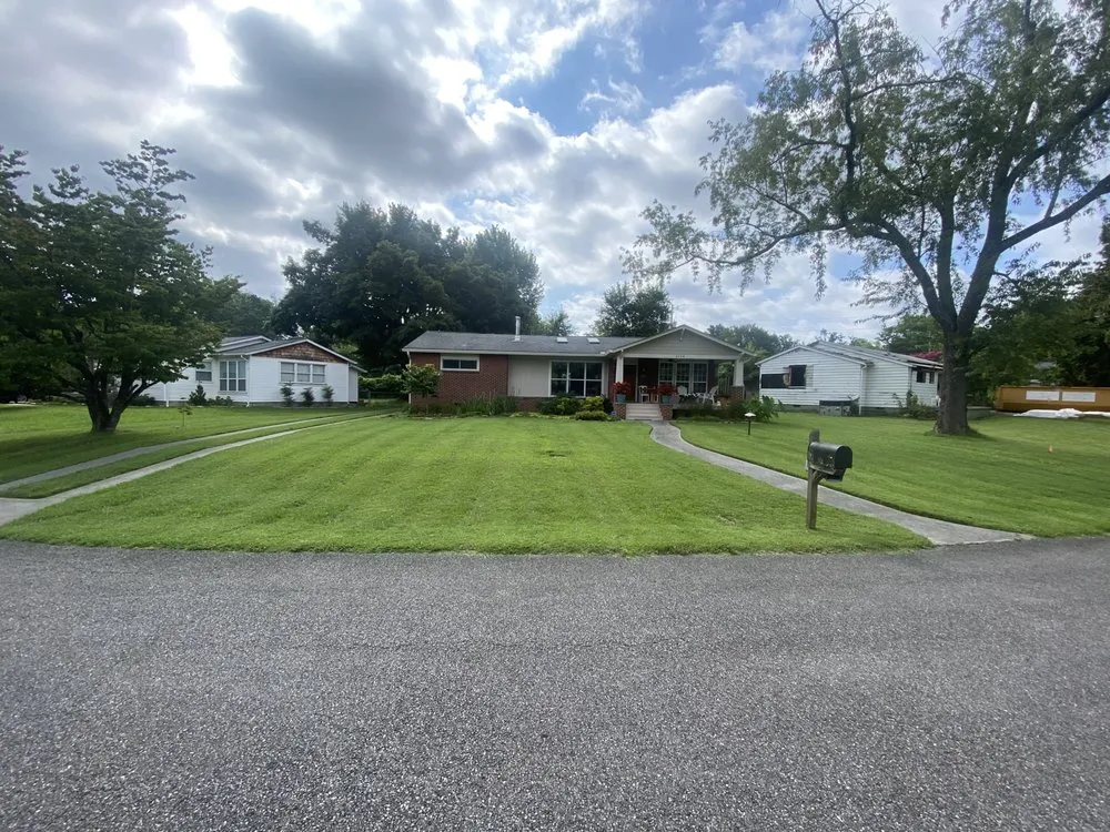 Top-rated garden landscaping for outdoor upgrades in Knoxville, TN by Grove 31 Lawn Care and Landscaping