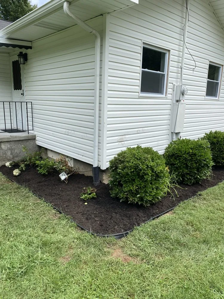 Top-rated landscaping services in Knoxville, TN by Grove 31 Lawn Care and Landscaping