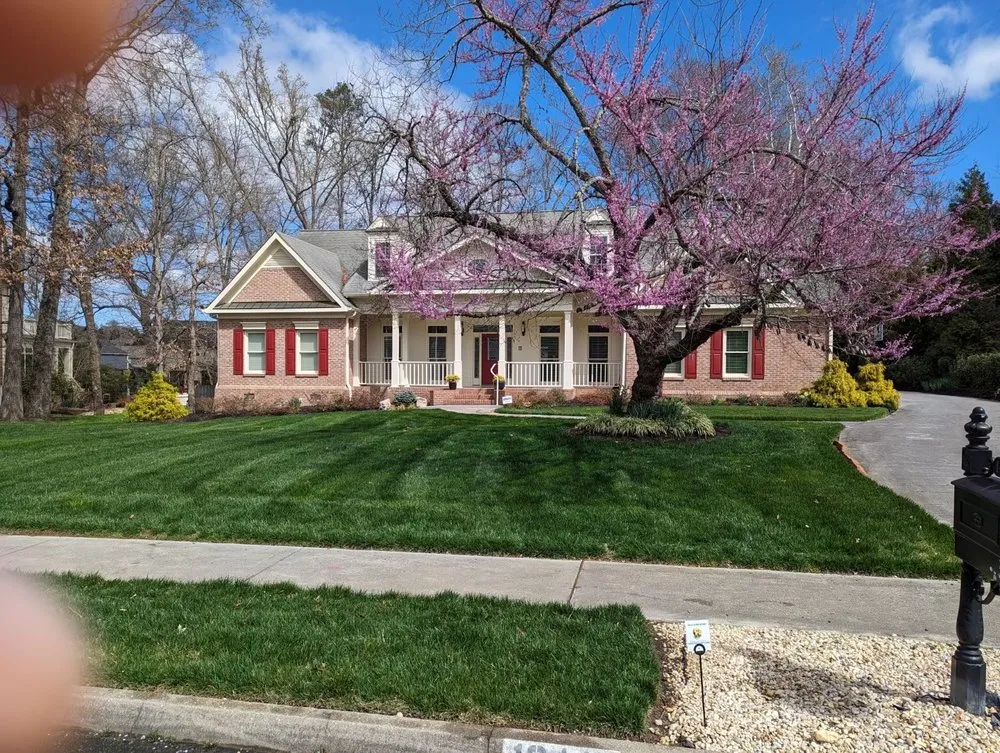 Trusted garden landscaping in Knoxville, TN by Grover Turf Care