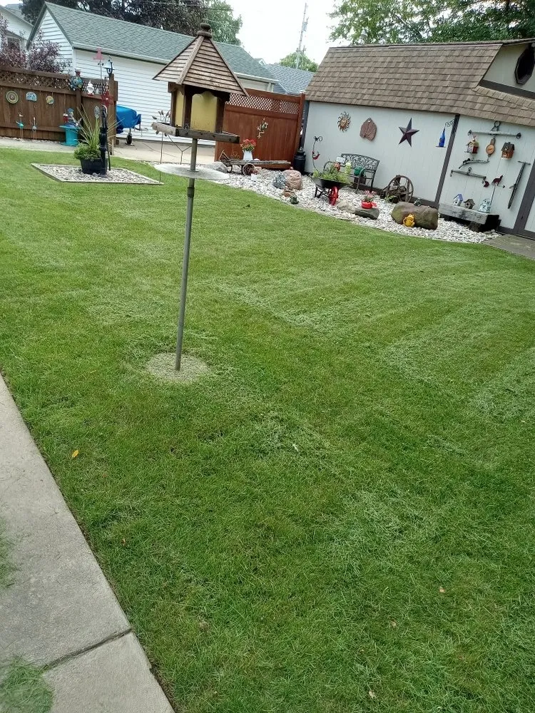 Expert lawn mowing service in Milwaukee, WI by Grow Green