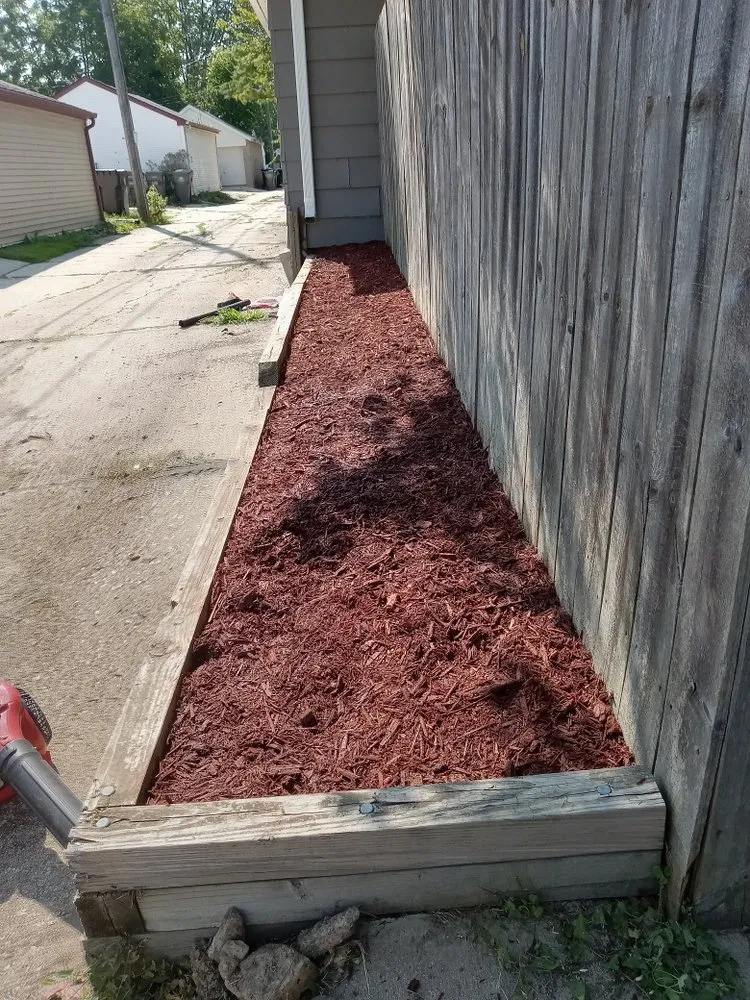 Affordable outdoor landscaping in Milwaukee, WI - Grow Green