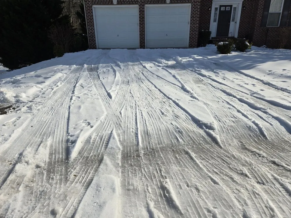 Local lawn care service for residential properties in Lexington Park, MD by Grow It, We Mow It