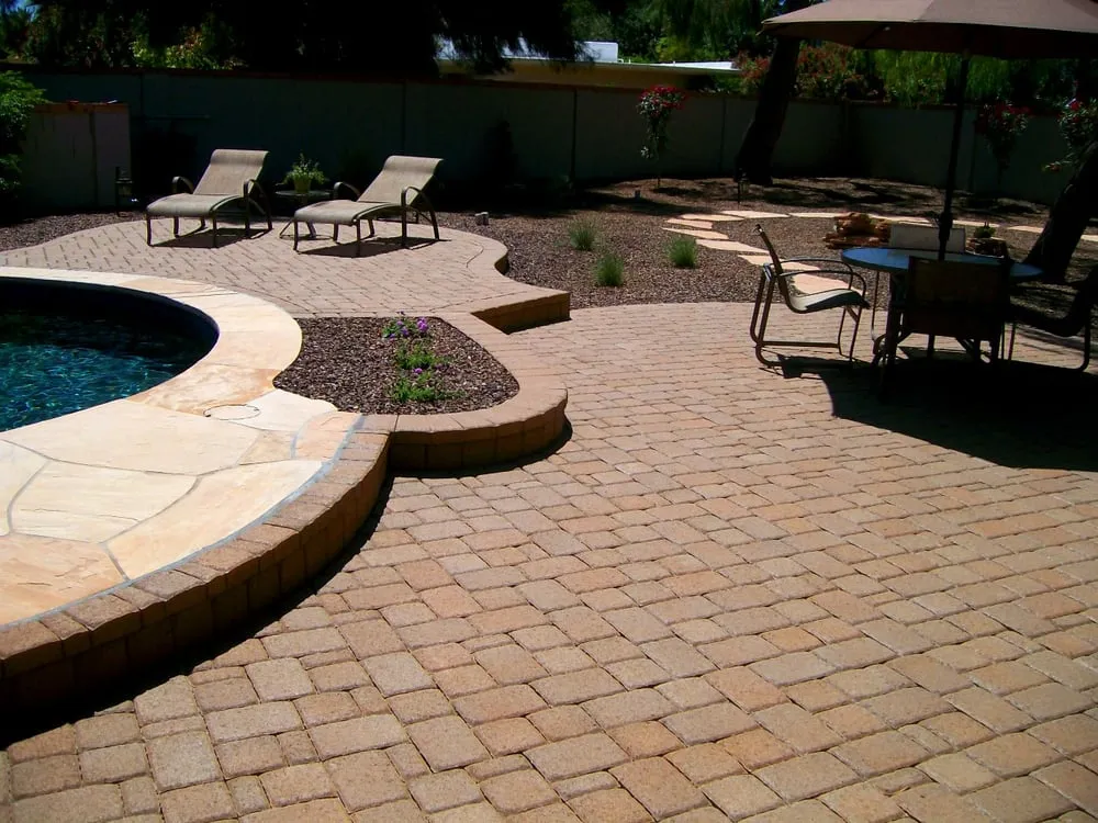 Custom yard maintenance in Scottsdale, AZ by Grow Land