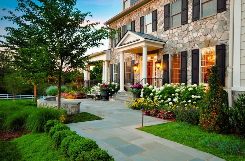 Custom outdoor landscaping in Leesburg, VA by Grow Landscapes