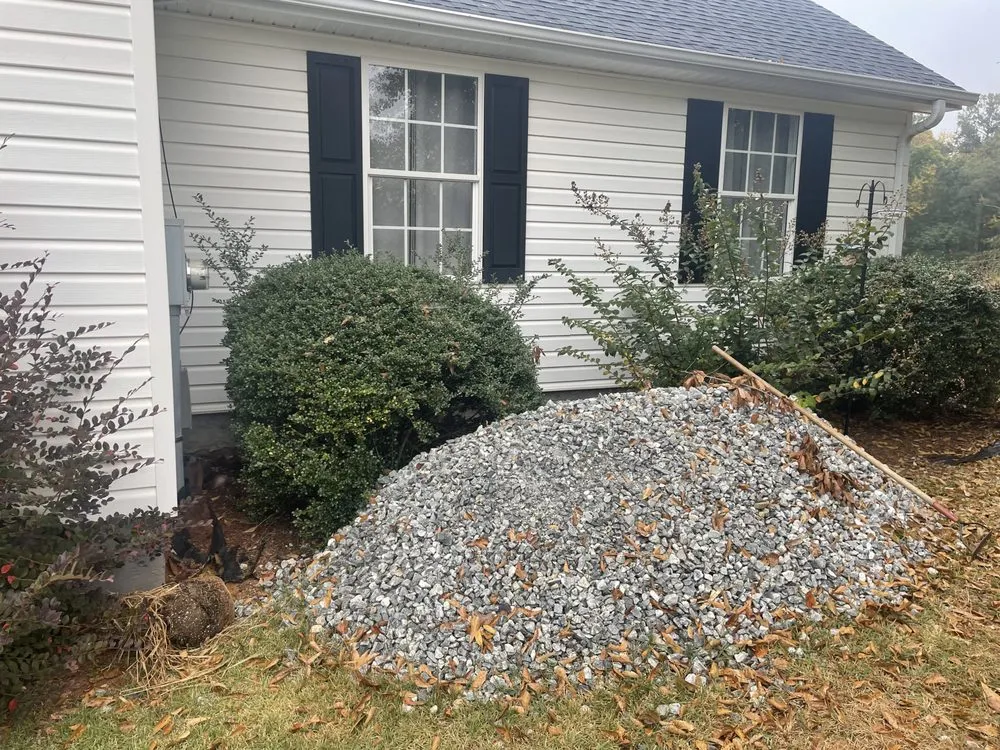 Custom yard cleanup service in Griffin, GA - Grow N Mow Landscaping