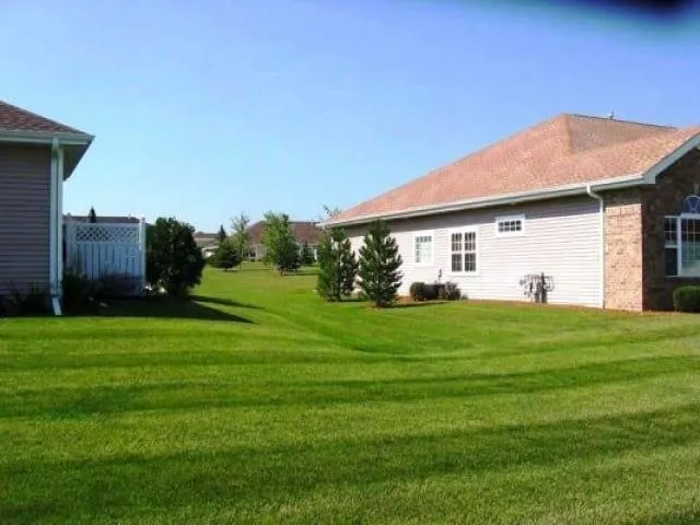 Top-rated garden landscaping with custom design in Pleasant Prairie, WI by Grow Rite Landscape Management