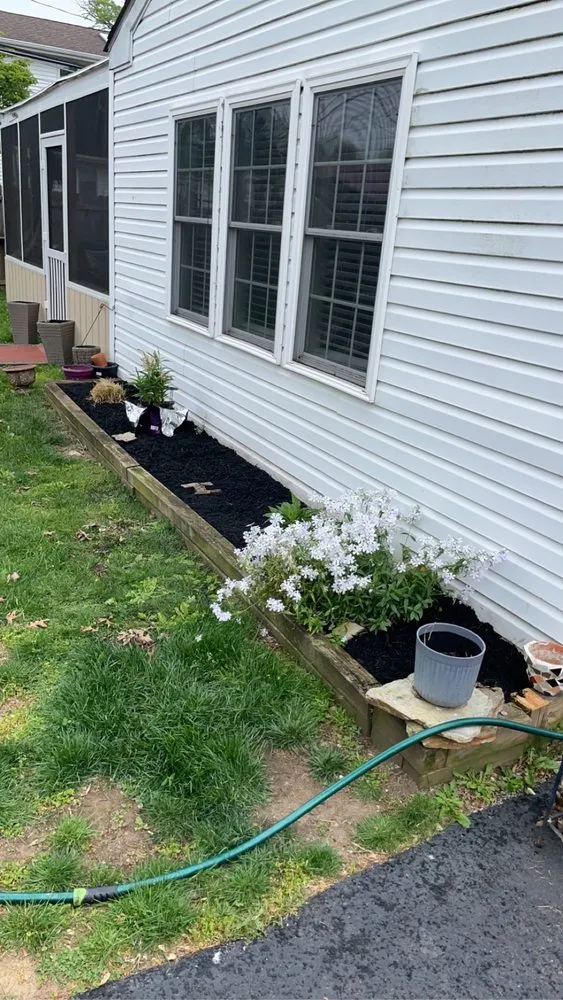 Top-rated lawn mowing service for residential properties in Philadelphia, PA by Growing Grass Landscaping