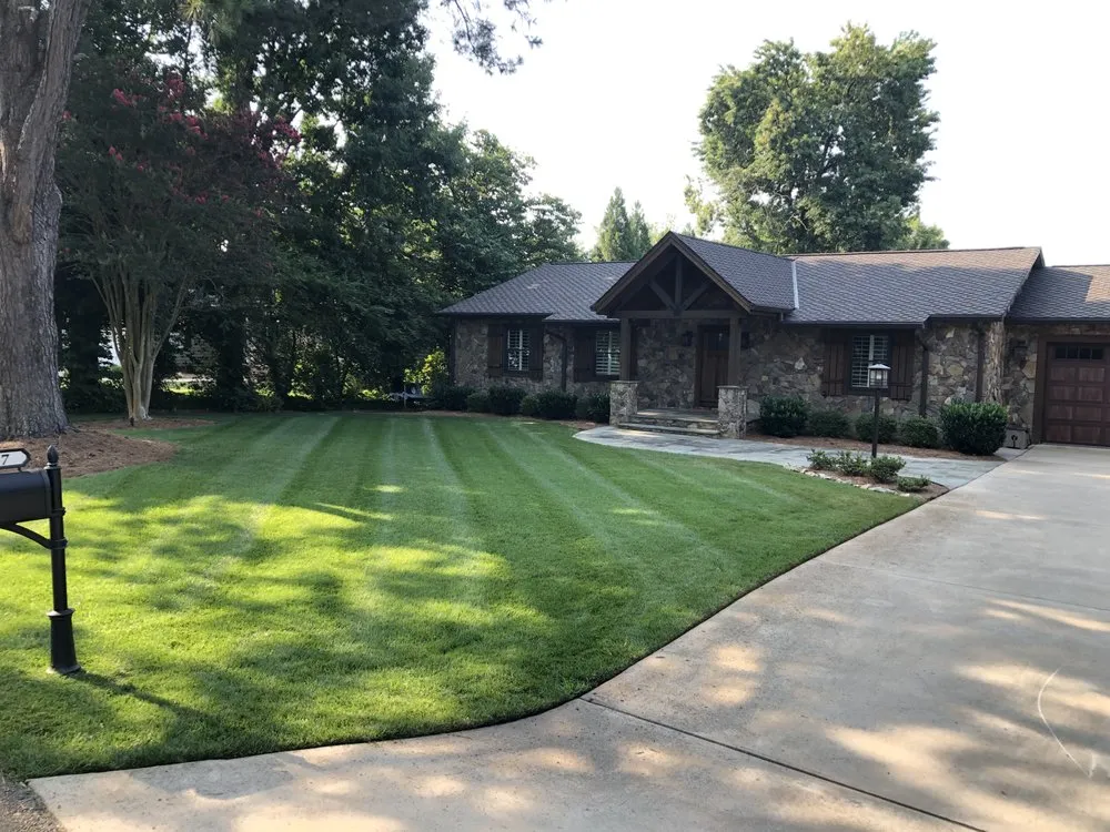 Top-rated lawn mowing service near you in Mooresville, NC by Growing Green