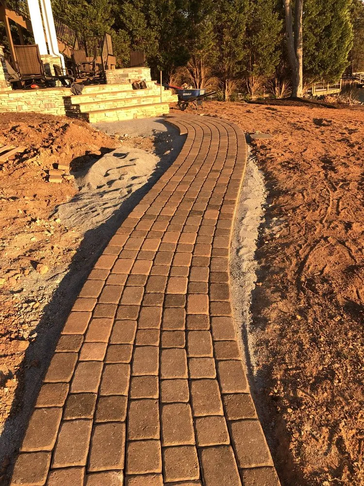 Reliable yard maintenance experts serving Mooresville, NC - Growing Green