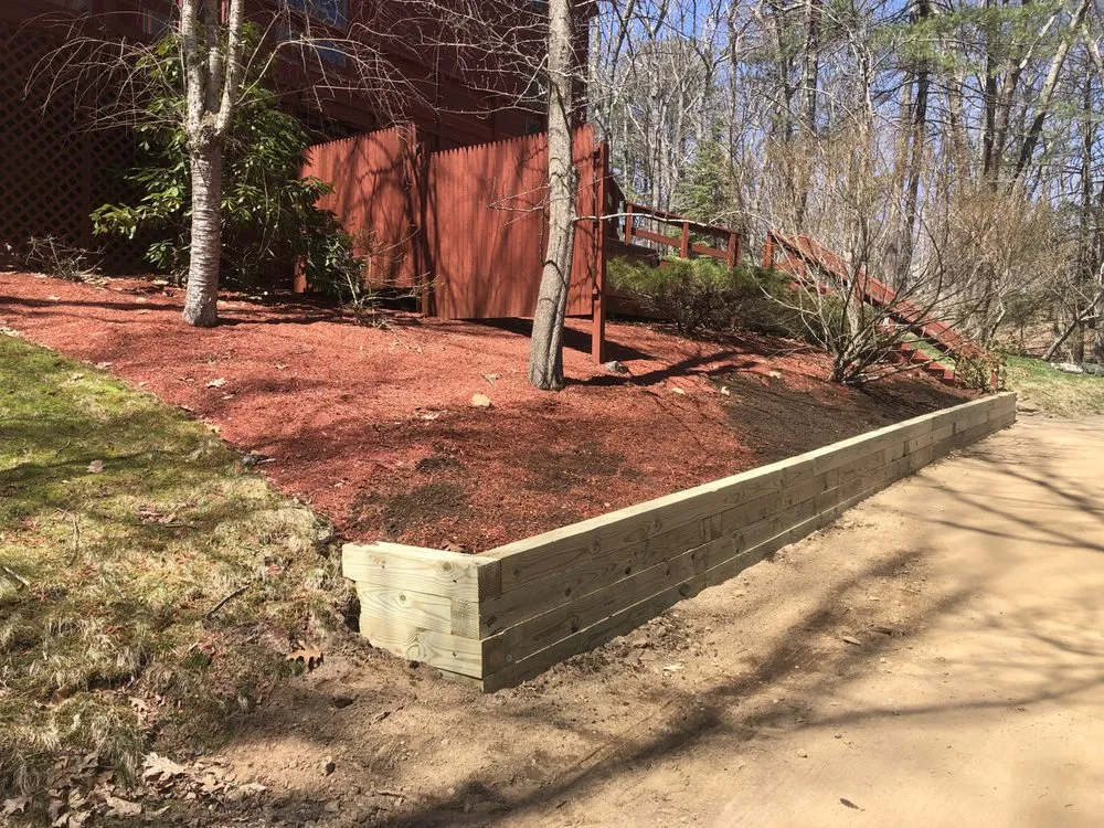 Top-rated garden landscaping for beautiful yards across Kennebunk, ME - Grunt Work