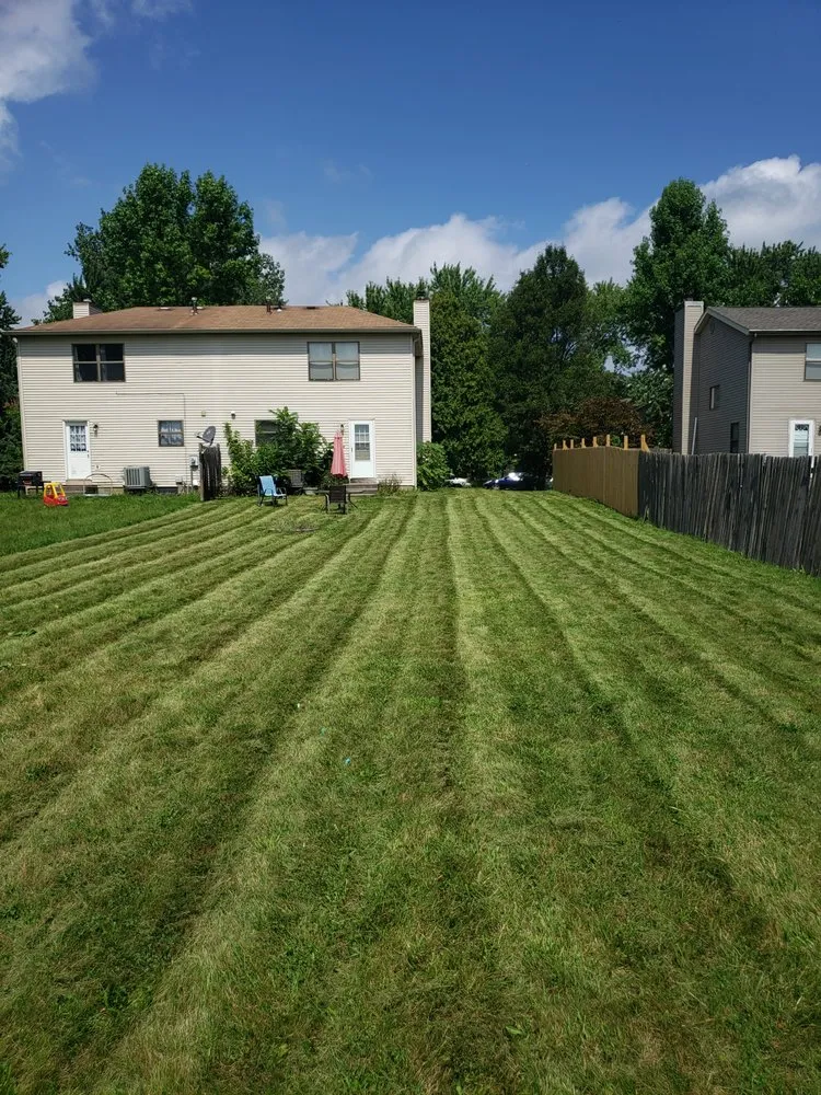 Affordable landscaping services in Gahanna, OH by G's Cuttin Up