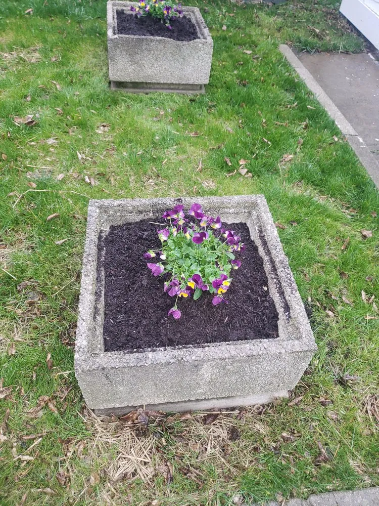 Top-rated residential landscaping for residential properties in Gahanna, OH by G's Cuttin Up