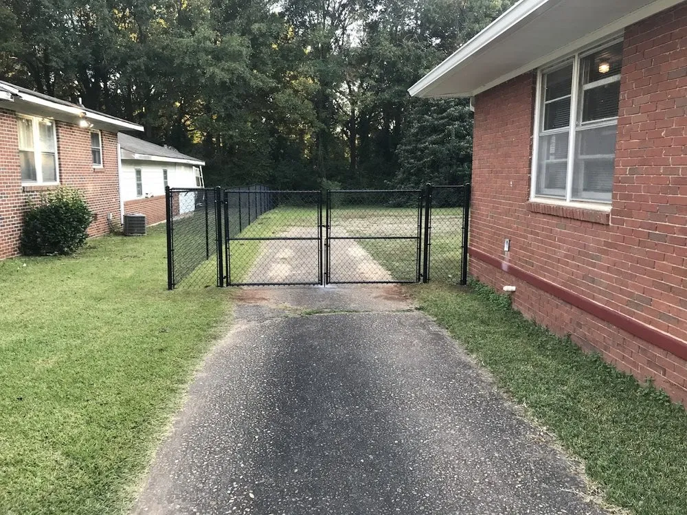 Top-rated lawn care service experts serving Hogansville, GA - G’s Fencing and Landscaping