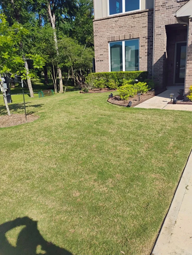 Affordable residential landscaping in Magnolia, TX by G&S Landscaping