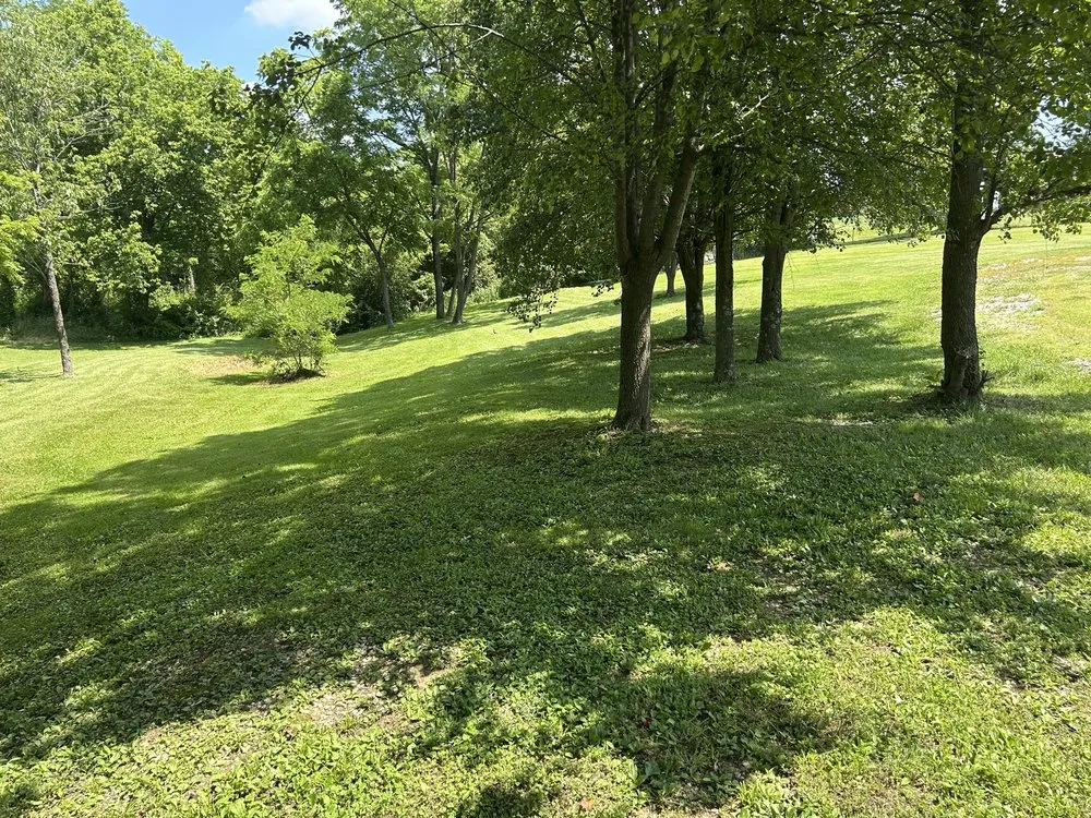 Top-rated lawn care service in Richmond, KY - Gs Outsiders