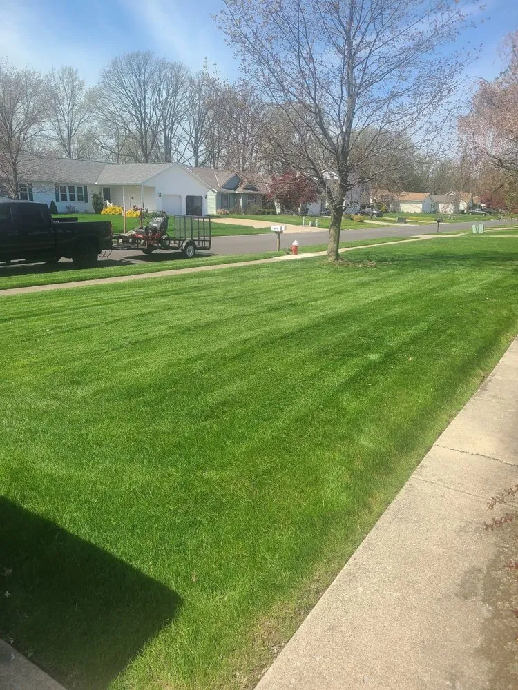 Reliable yard maintenance in Lorain, OH by G&S Services
