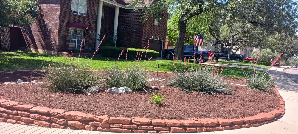 Top-rated lawn mowing service for year-round maintenance across Universal City, TX - G&S Tafolla Family Lawn Care