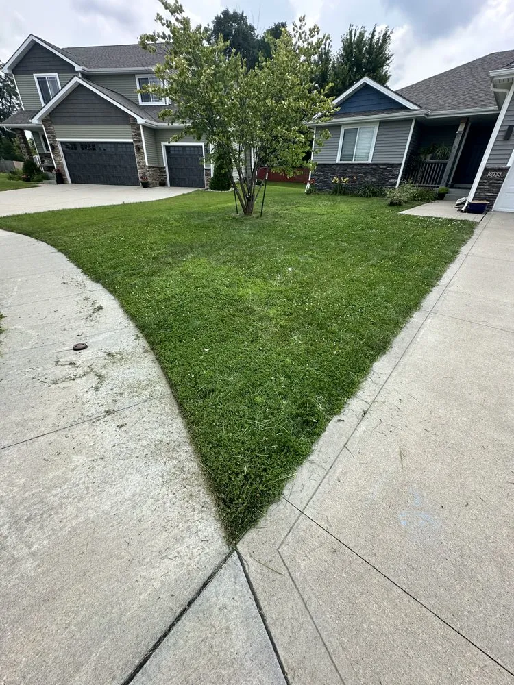 Reliable yard cleanup service in Bondurant, IA by GSF Lawn Care