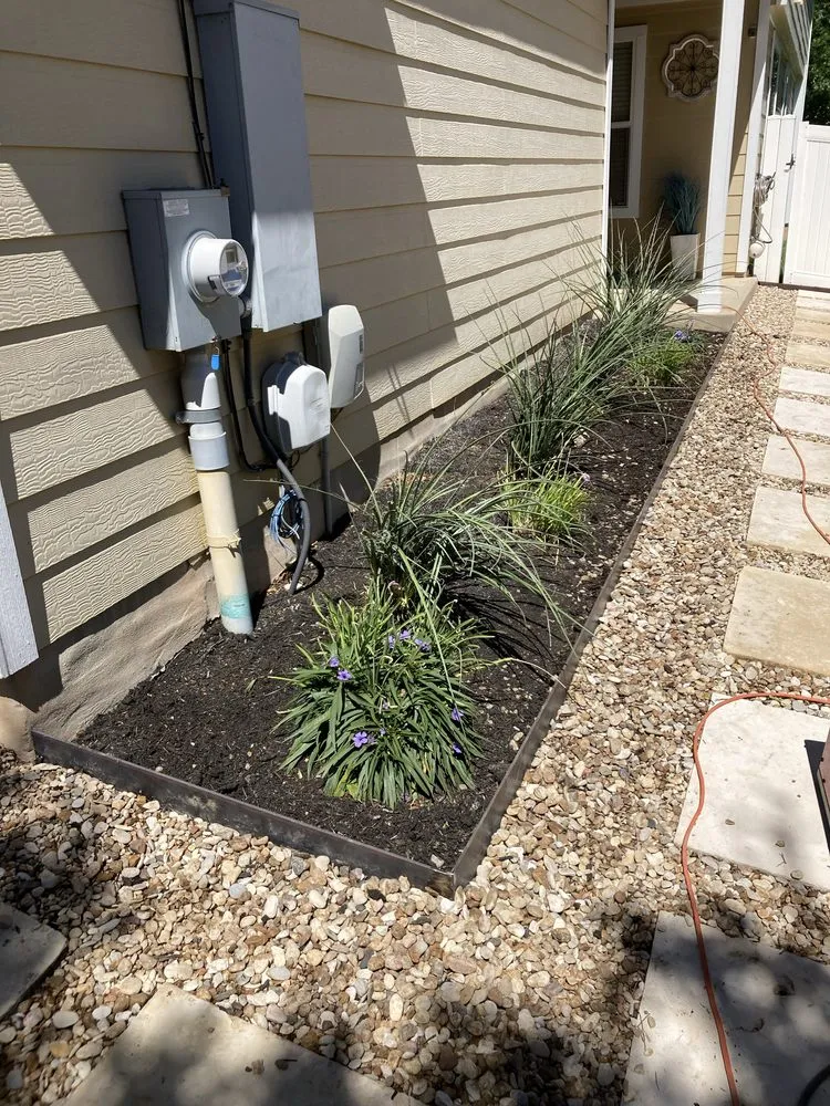 Top-rated landscaping services experts serving Cedar Creek, TX - GT Landscaping