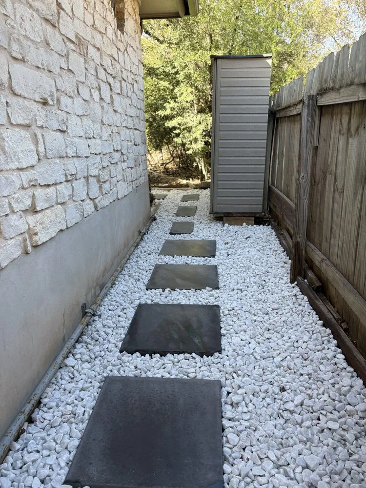 Affordable lawn mowing service experts serving Cedar Creek, TX - GT Landscaping