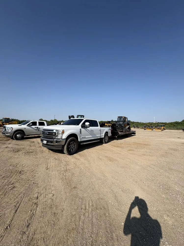 Custom residential landscaping in Cedar Creek, TX by GT Landscaping