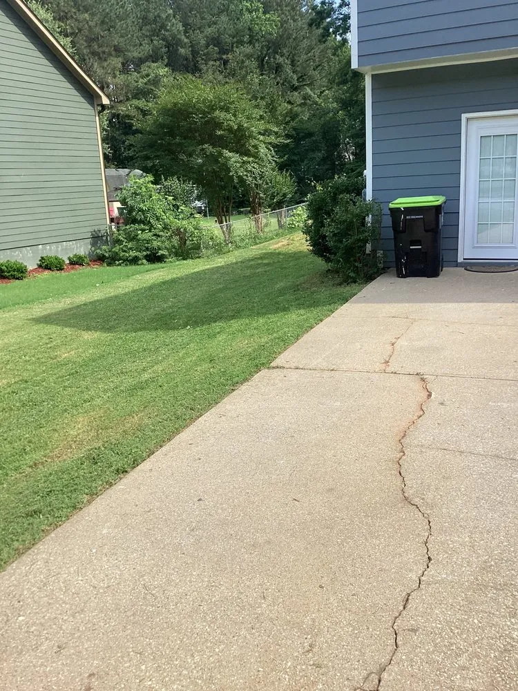 Affordable yard maintenance experts serving Douglasville, GA - GT Lawn Care