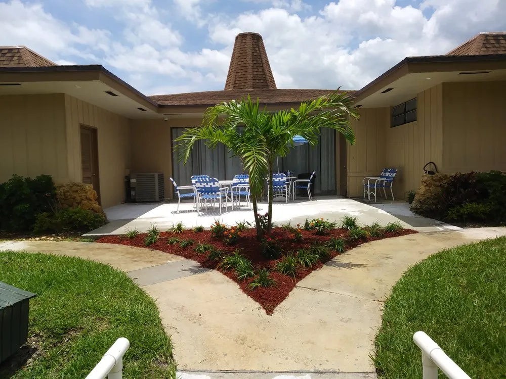 Custom yard maintenance in Fort Lauderdale, FL by G.T. Lawn Maintenance