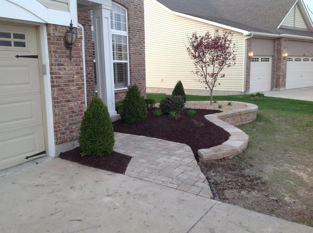 Expert landscaping services experts serving St. Charles, MO - G/T Outdoor Professionals
