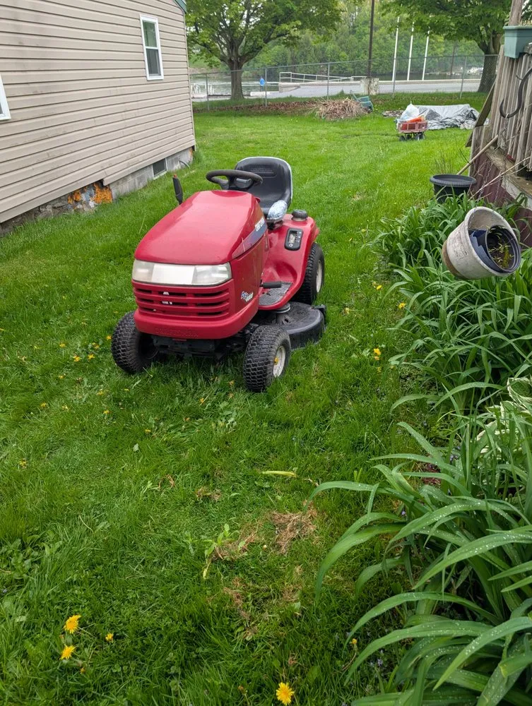 Professional lawn care service in Watertown, NY - G&T Services