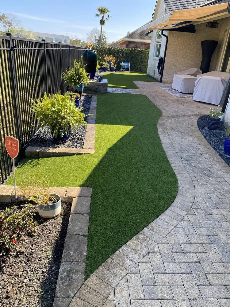 Expert yard maintenance for homes in China, TX by GT Turf and Landscape