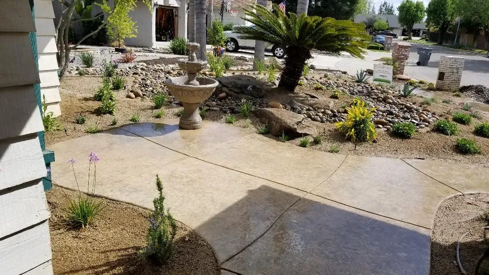 Top-rated lawn care service in Fresno, CA - Guarantee Landscape