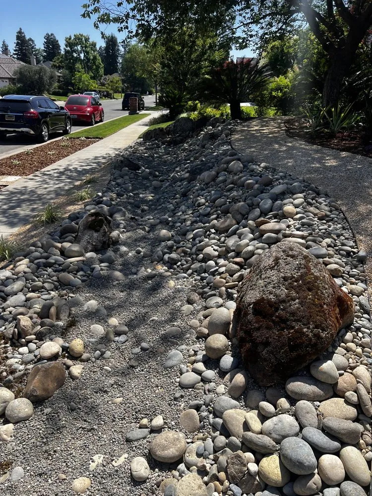 Reliable yard cleanup service experts serving Fresno, CA - Guarantee Landscape