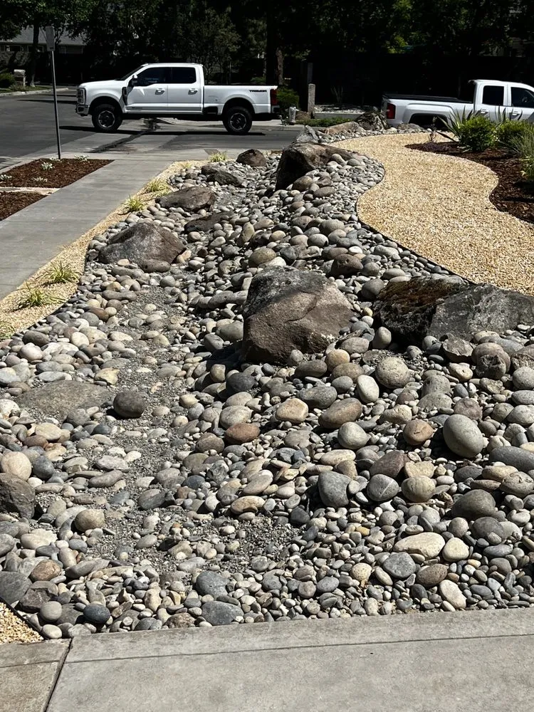 Reliable lawn mowing service experts serving Fresno, CA - Guarantee Landscape