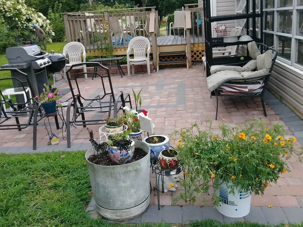 Custom lawn care service for homes in Trenton, NJ by Guarantee Landscaping