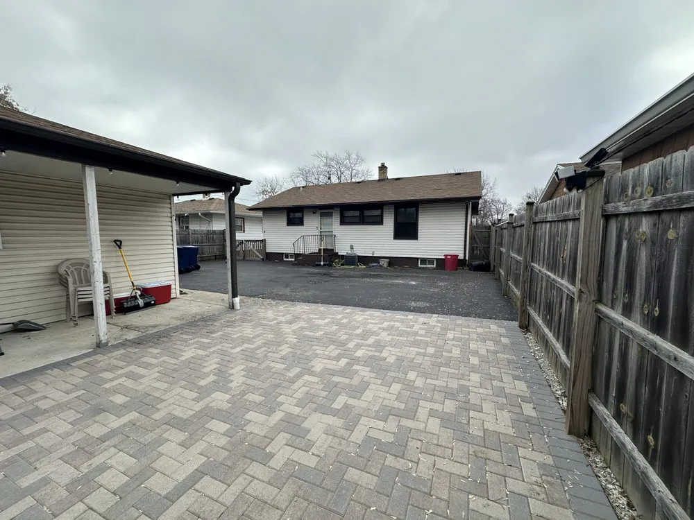 Reliable yard cleanup service experts serving Waukegan, IL - Guarda Landscape