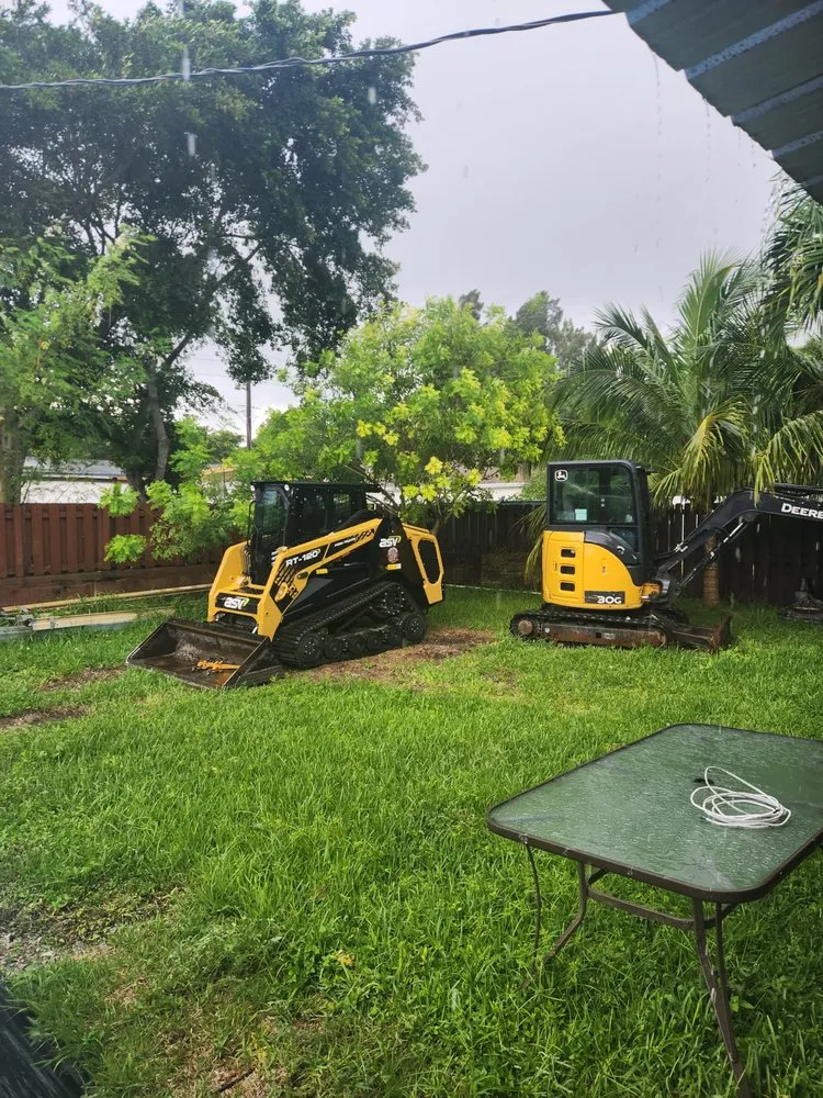 Local yard cleanup service in Goulds, FL - Guardado Tree Service and Lawn Services