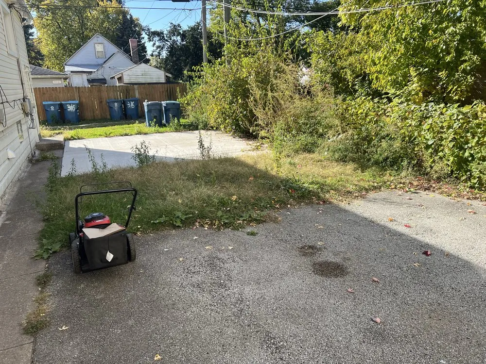 Reliable yard cleanup service in Lansing, IL - Guardian Of The Grass