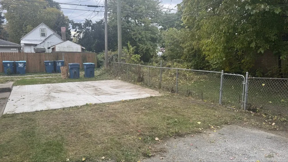 Custom yard maintenance in Lansing, IL - Guardian Of The Grass